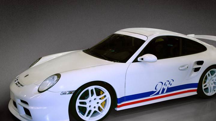Porsche 9ff GTurbo In White Side Pose